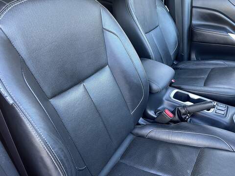 Nissan Navara 2.3 dCi Tekna Auto 4WD Euro 6 4dr - U580