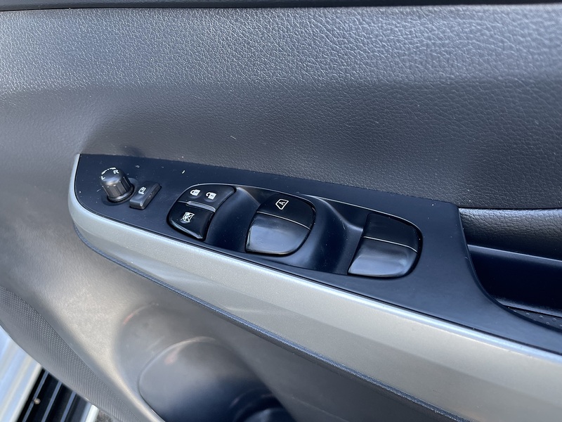 Nissan Navara 2.3 dCi Tekna Auto 4WD Euro 6 4dr - U580