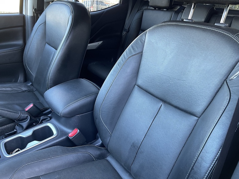 Nissan Navara 2.3 dCi Tekna Auto 4WD Euro 6 4dr - U580