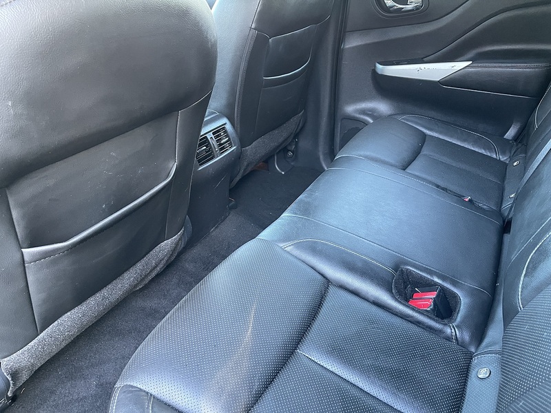 Nissan Navara 2.3 dCi Tekna Auto 4WD Euro 6 4dr - U580