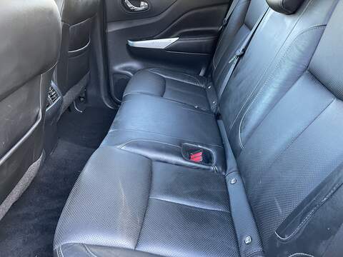 Nissan Navara 2.3 dCi Tekna Auto 4WD Euro 6 4dr - U580