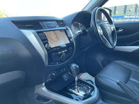 Nissan Navara 2.3 dCi Tekna Auto 4WD Euro 6 4dr - U580
