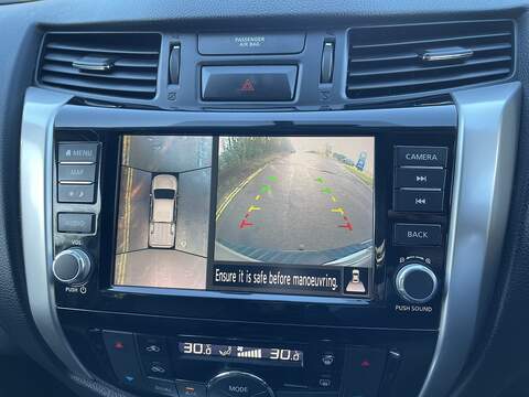 Nissan Navara 2.3 dCi Tekna Auto 4WD Euro 6 4dr - U580