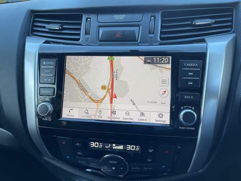 Nissan Navara 2.3 dCi Tekna Auto 4WD Euro 6 4dr - U580