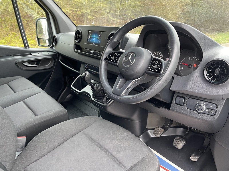 Mercedes-Benz Sprinter 2.0 315 CDI Progressive RWD L2 H2 Euro 6 (s/s) 5dr - U583