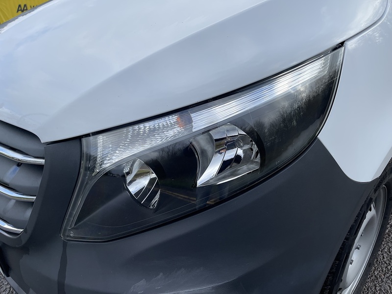 Mercedes-Benz eVito 114 e 41kWh Progressive Auto FWD L2 6dr (LWB) - U584