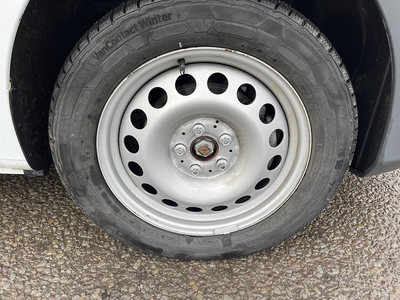 Mercedes-Benz eVito 114 e 41kWh Progressive Auto FWD L2 6dr (LWB) - U584