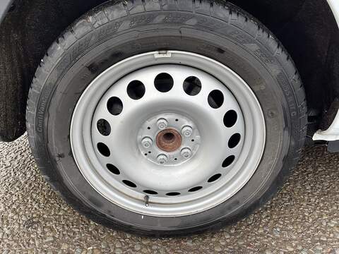 Mercedes-Benz eVito 114 e 41kWh Progressive Auto FWD L2 6dr (LWB) - U584