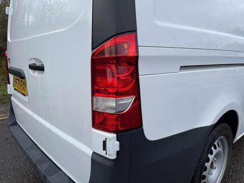 Mercedes-Benz eVito 114 e 41kWh Progressive Auto FWD L2 6dr (LWB) - U584