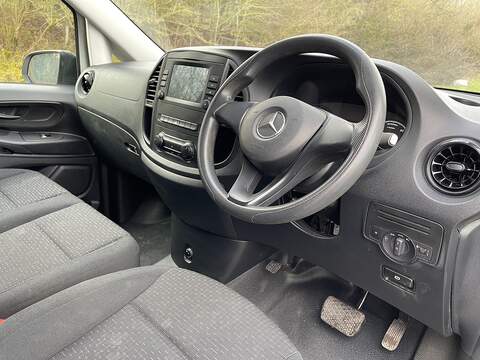 Mercedes-Benz eVito 114 e 41kWh Progressive Auto FWD L2 6dr (LWB) - U584