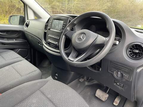 Mercedes-Benz eVito 114 e 41kWh Progressive Auto FWD L2 6dr (LWB) - U584