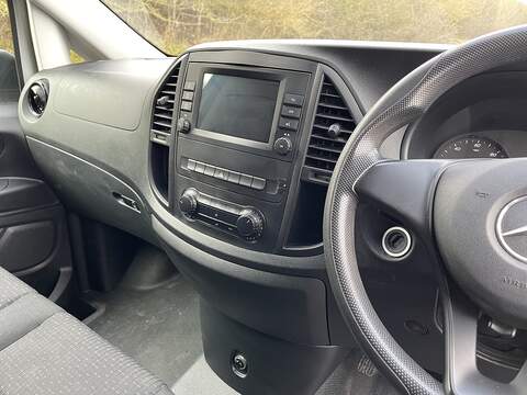 Mercedes-Benz eVito 114 e 41kWh Progressive Auto FWD L2 6dr (LWB) - U584