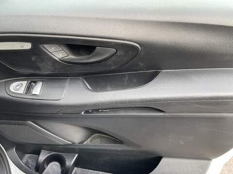 Mercedes-Benz eVito 114 e 41kWh Progressive Auto FWD L2 6dr (LWB) - U584