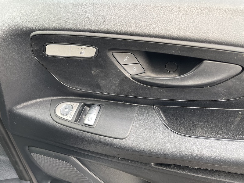 Mercedes-Benz eVito 114 e 41kWh Progressive Auto FWD L2 6dr (LWB) - U584