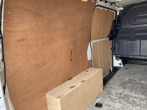 Mercedes-Benz eVito 114 e 41kWh Progressive Auto FWD L2 6dr (LWB) - U584