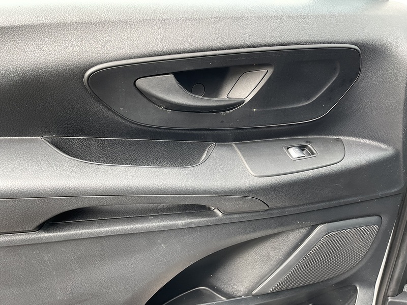 Mercedes-Benz eVito 114 e 41kWh Progressive Auto FWD L2 6dr (LWB) - U584