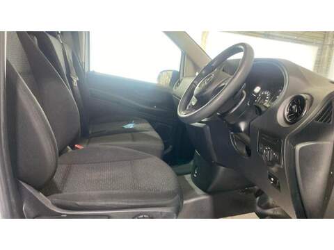 Mercedes-Benz eVito 116 e 66kWh Progressive Auto FWD L2 6dr (LWB) - U585