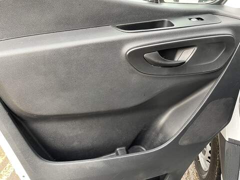 Mercedes-Benz eSprinter 55kWh Progressive Auto FWD L2 H2 5dr 20kW Charger - U586