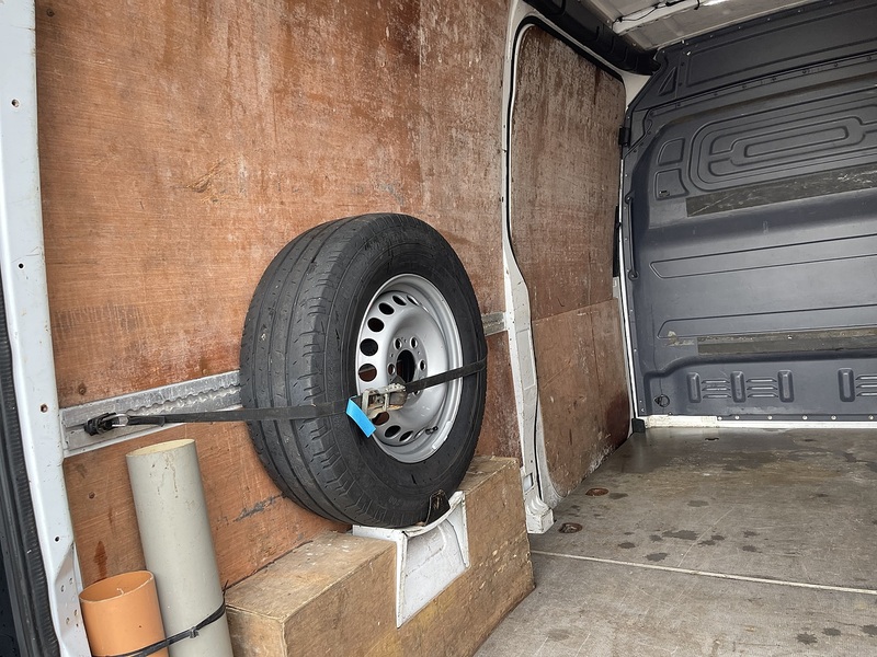 Mercedes-Benz eSprinter 55kWh Progressive Auto FWD L2 H2 5dr 20kW Charger - U586