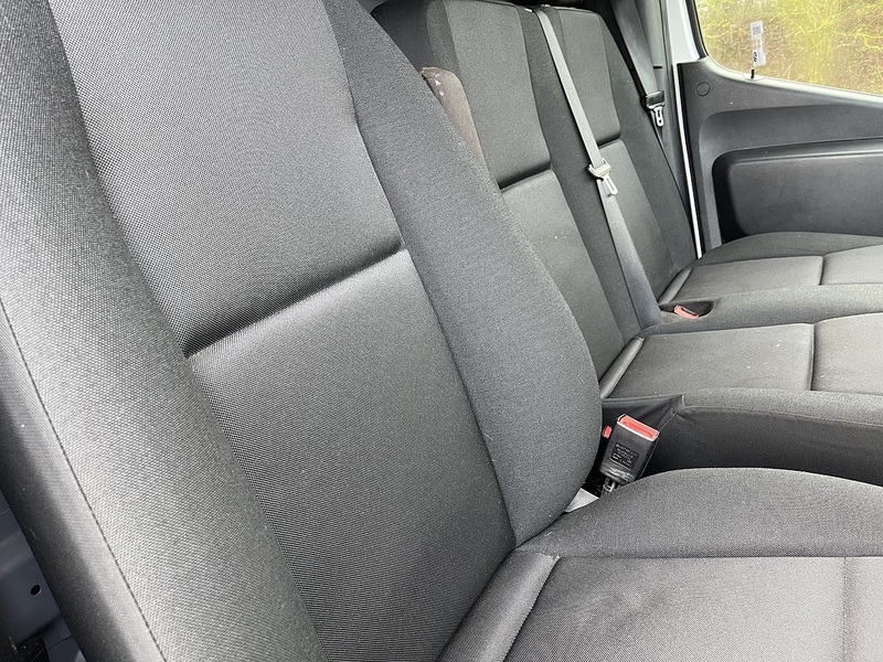 Mercedes-Benz eSprinter 55kWh Progressive Auto FWD L2 H2 5dr 20kW Charger - U586