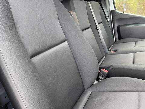 Mercedes-Benz eSprinter 55kWh Progressive Auto FWD L2 H2 5dr 20kW Charger - U586