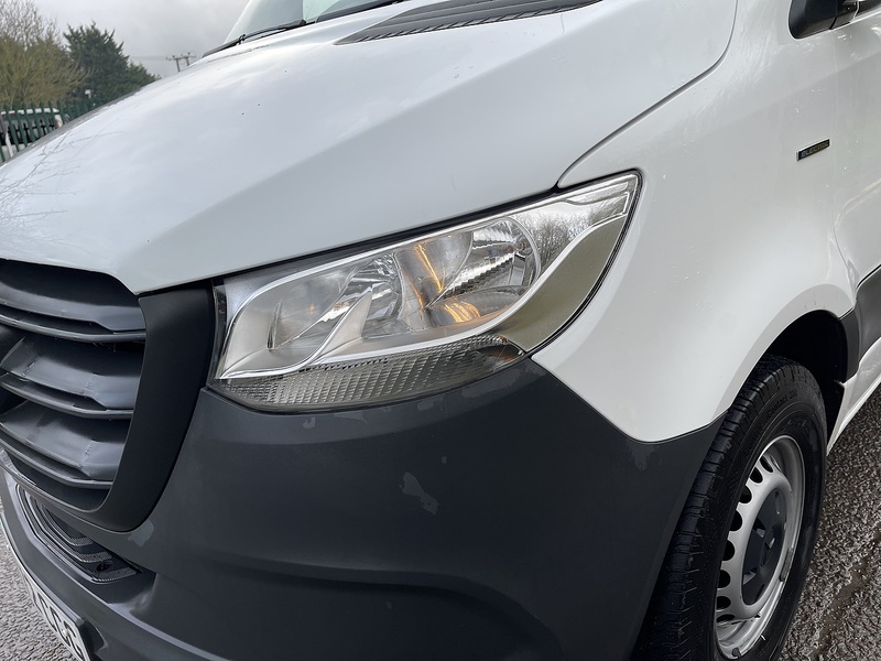 Mercedes-Benz eSprinter 55kWh Progressive Auto FWD L2 H2 5dr 20kW Charger - U586