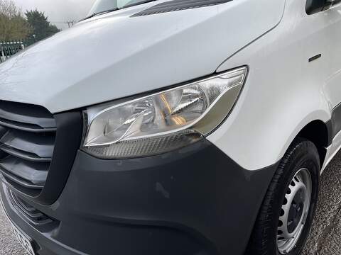 Mercedes-Benz eSprinter 55kWh Progressive Auto FWD L2 H2 5dr 20kW Charger - U586