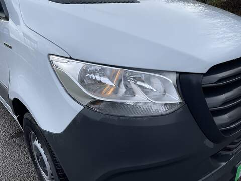 Mercedes-Benz eSprinter 55kWh Progressive Auto FWD L2 H2 5dr 20kW Charger - U586