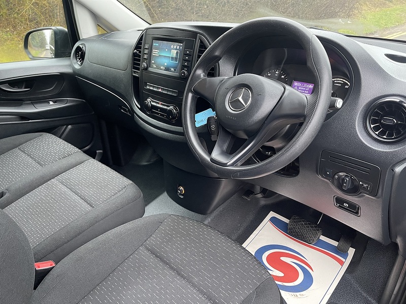 Mercedes-Benz eVito 114 e 41kWh Progressive Auto FWD L2 6dr (LWB) - U596