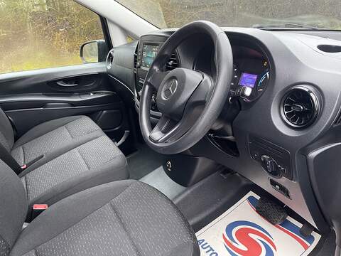 Mercedes-Benz eVito 114 e 41kWh Progressive Auto FWD L2 6dr (LWB) - U596
