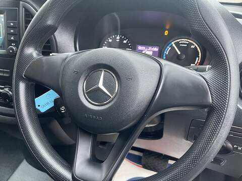 Mercedes-Benz eVito 114 e 41kWh Progressive Auto FWD L2 6dr (LWB) - U596
