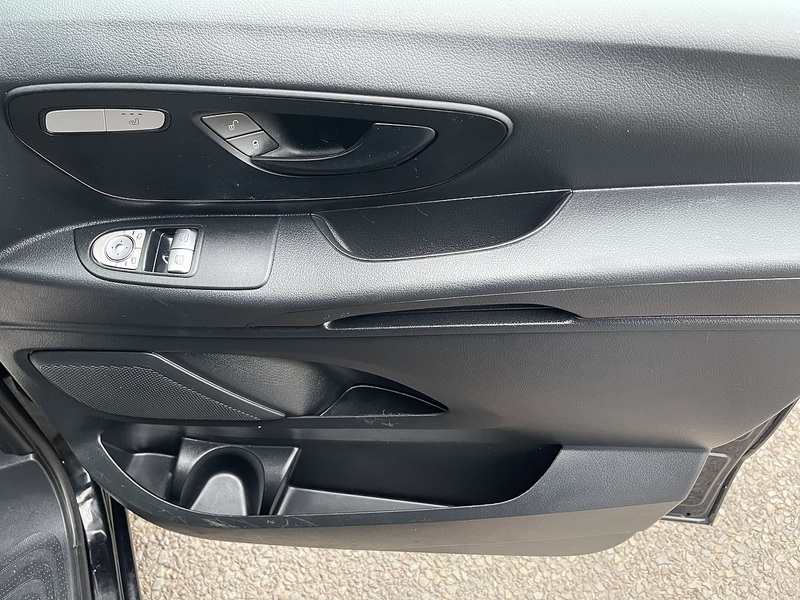 Mercedes-Benz eVito 114 e 41kWh Progressive Auto FWD L2 6dr (LWB) - U596