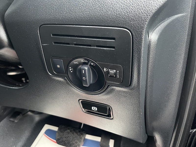 Mercedes-Benz eVito 114 e 41kWh Progressive Auto FWD L2 6dr (LWB) - U596