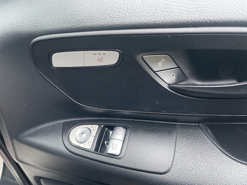 Mercedes-Benz eVito 114 e 41kWh Progressive Auto FWD L2 6dr (LWB) - U596