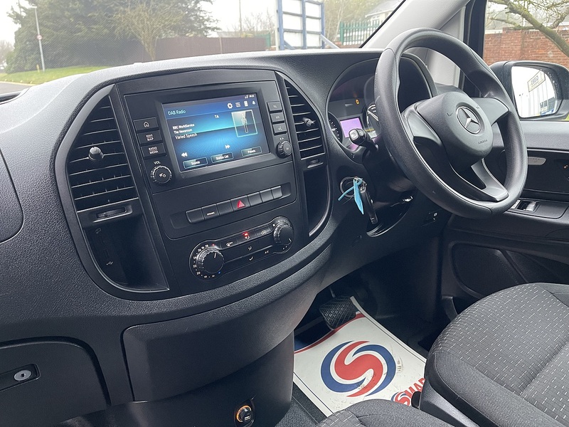 Mercedes-Benz eVito 114 e 41kWh Progressive Auto FWD L2 6dr (LWB) - U596