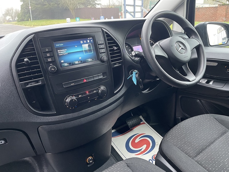 Mercedes-Benz eVito 114 e 41kWh Progressive Auto FWD L2 6dr (LWB) - U596