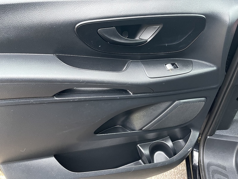 Mercedes-Benz eVito 114 e 41kWh Progressive Auto FWD L2 6dr (LWB) - U596