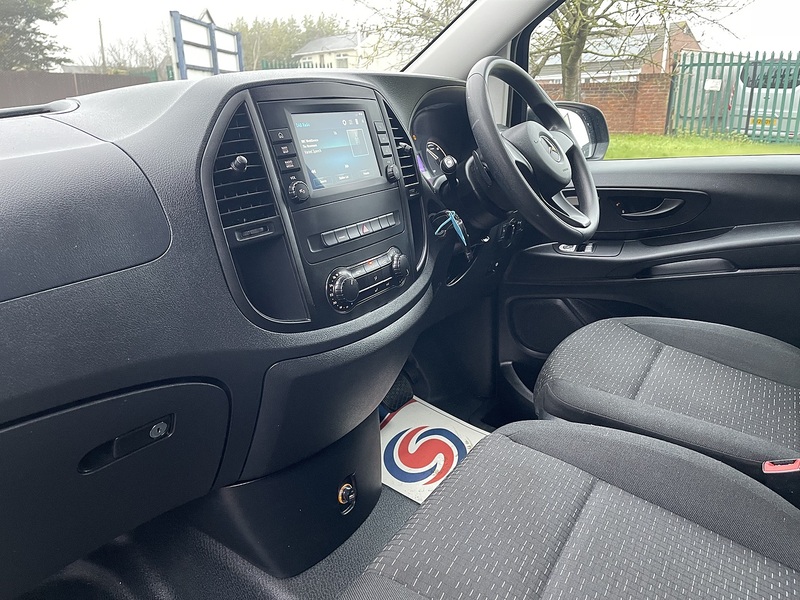 Mercedes-Benz eVito 114 e 41kWh Progressive Auto FWD L2 6dr (LWB) - U596