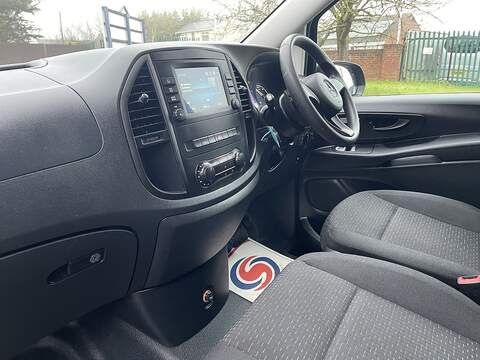 Mercedes-Benz eVito 114 e 41kWh Progressive Auto FWD L2 6dr (LWB) - U596