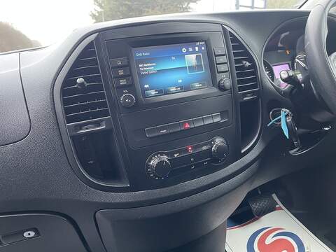 Mercedes-Benz eVito 114 e 41kWh Progressive Auto FWD L2 6dr (LWB) - U596