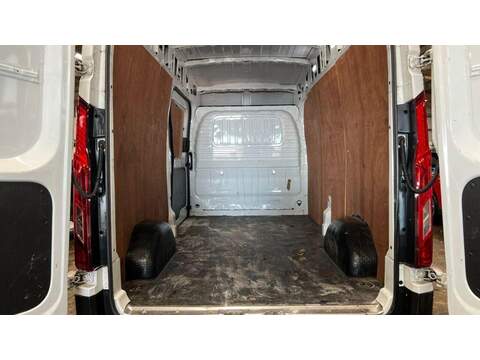 MAXUS Deliver 9 2.0 D20 LUX RWD L3 H3 Euro 6 (s/s) 5dr - U597