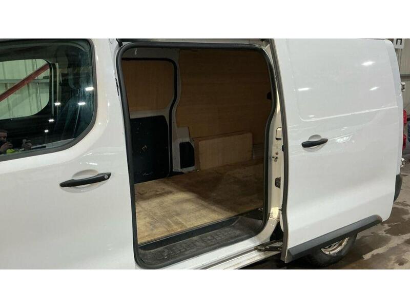 Vauxhall Vivaro 1.5 Turbo D 2900 Dynamic L2 H1 Euro 6 (s/s) 6dr - U598