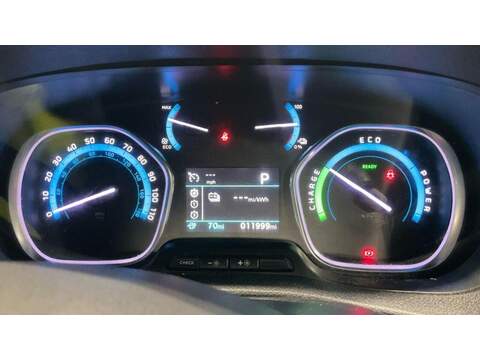 Peugeot e-Expert e 1200 75kWh Professional Standard Panel Van Auto MWB 6dr - U602