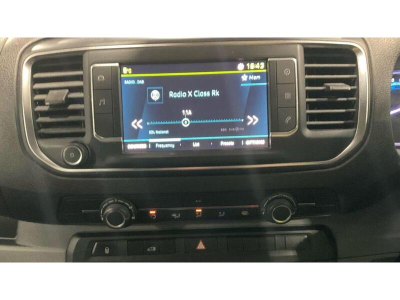 Peugeot e-Expert e 1200 75kWh Professional Standard Panel Van Auto MWB 6dr - U602