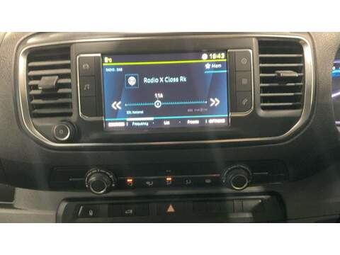 Peugeot e-Expert e 1200 75kWh Professional Standard Panel Van Auto MWB 6dr - U602