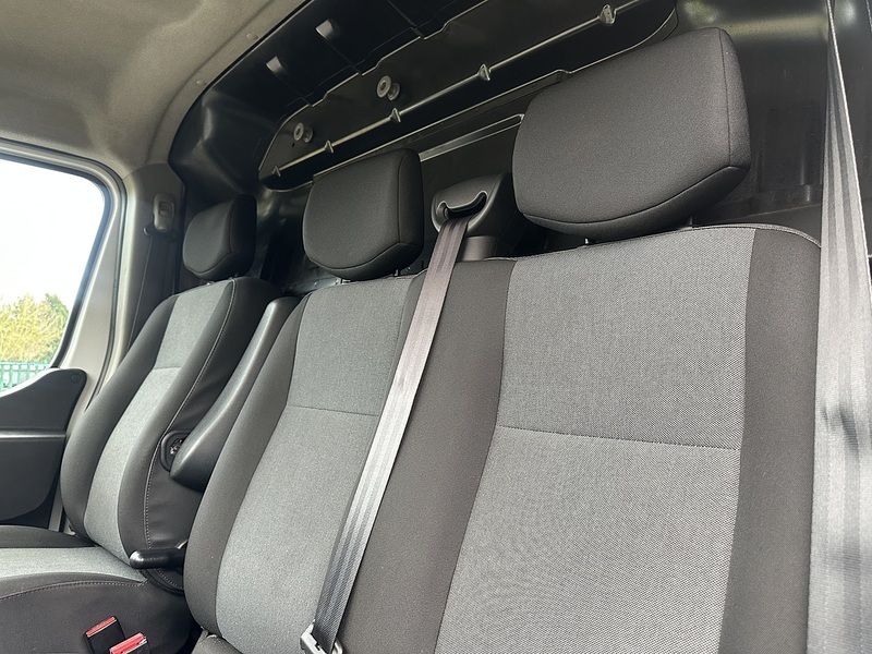 Renault Master 2.3 dCi ENERGY 35 Business LoLoader Luton 2dr Diesel Manual FWD LWB Euro 6 (s/s) (145 bhp) - U608