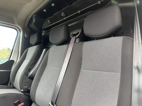 Renault Master 2.3 dCi ENERGY 35 Business LoLoader Luton 2dr Diesel Manual FWD LWB Euro 6 (s/s) (145 bhp) - U608