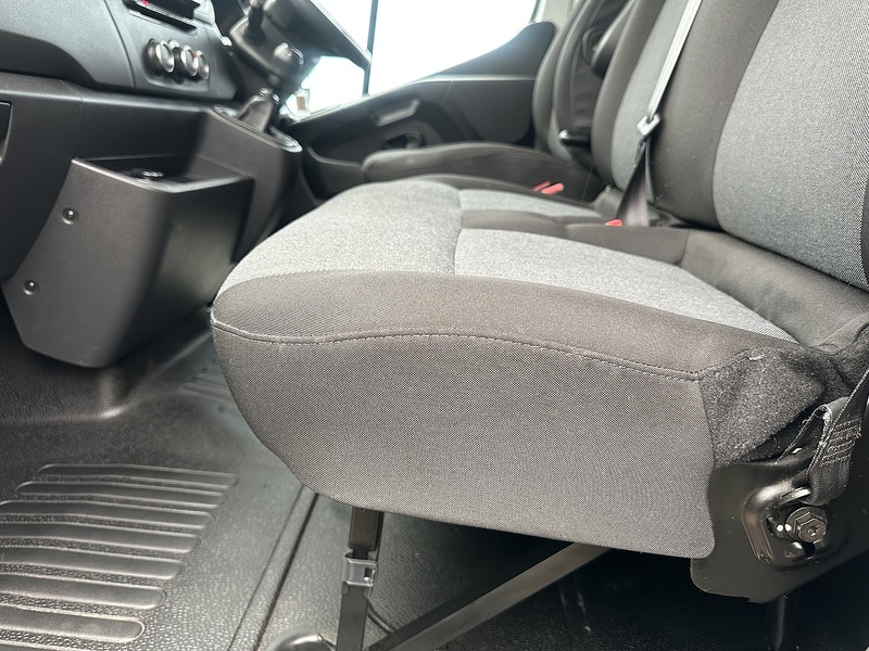 Renault Master 2.3 dCi ENERGY 35 Business LoLoader Luton 2dr Diesel Manual FWD LWB Euro 6 (s/s) (145 bhp) - U608