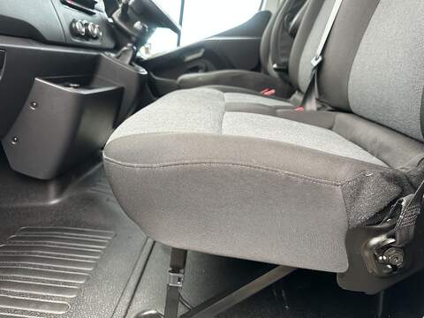 Renault Master 2.3 dCi ENERGY 35 Business LoLoader Luton 2dr Diesel Manual FWD LWB Euro 6 (s/s) (145 bhp) - U608