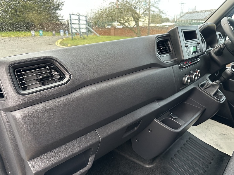 Renault Master 2.3 dCi ENERGY 35 Business LoLoader Luton 2dr Diesel Manual FWD LWB Euro 6 (s/s) (145 bhp) - U608